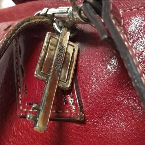 VINTAGE Fossil Red Distress Leather Crossbody Bag - Picture 4 of 15